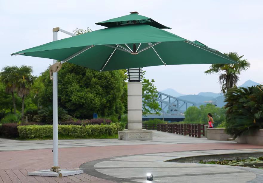 　　侧立伞和酒席篷